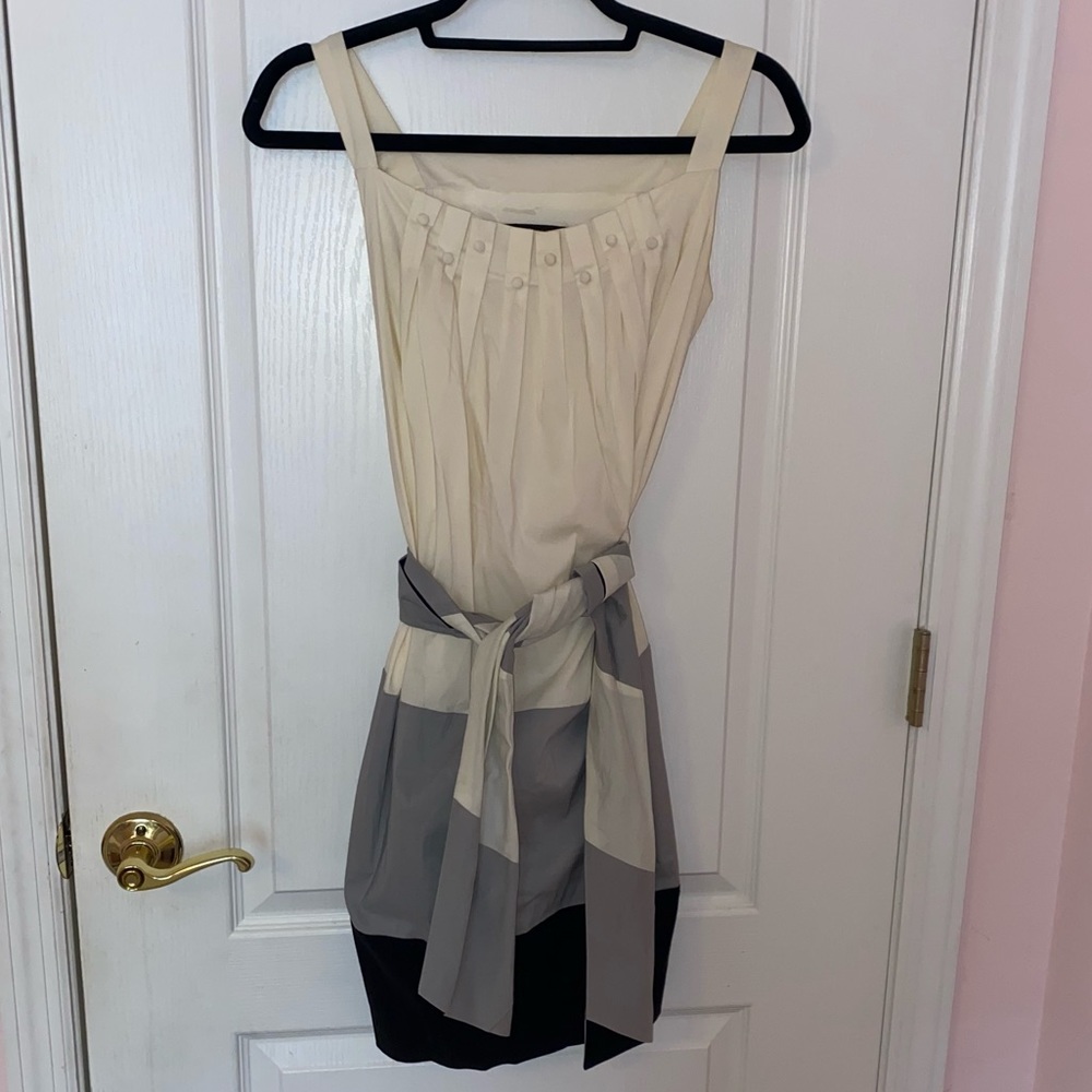 NWOT BCBGMaxAzria Classic Color Block Button Neckline Tie Waist Belt Mini Dress